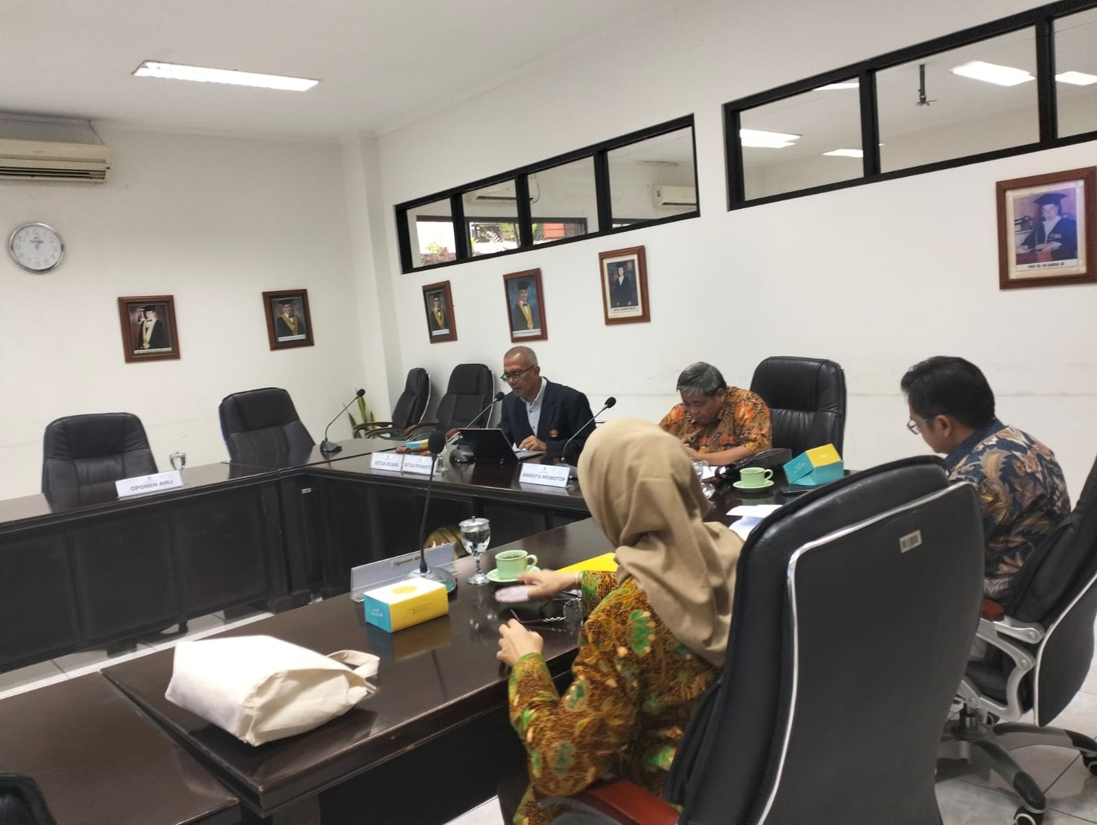 Seminar usulan riset Doktoral Univ Negeri Padjajaran Bandung ,:Law of arbitration ,dengan nilai zuma cumlaude